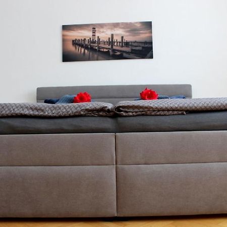 Apartmanovy Dom Stummerova Topolcany Exterior foto