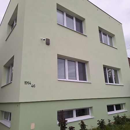 Apartmanovy Dom Stummerova Topolcany Exterior foto