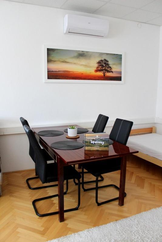 Apartmanovy Dom Stummerova Topolcany Exterior foto