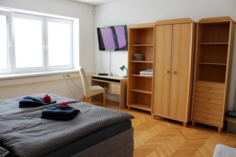Apartmanovy Dom Stummerova Topolcany Exterior foto